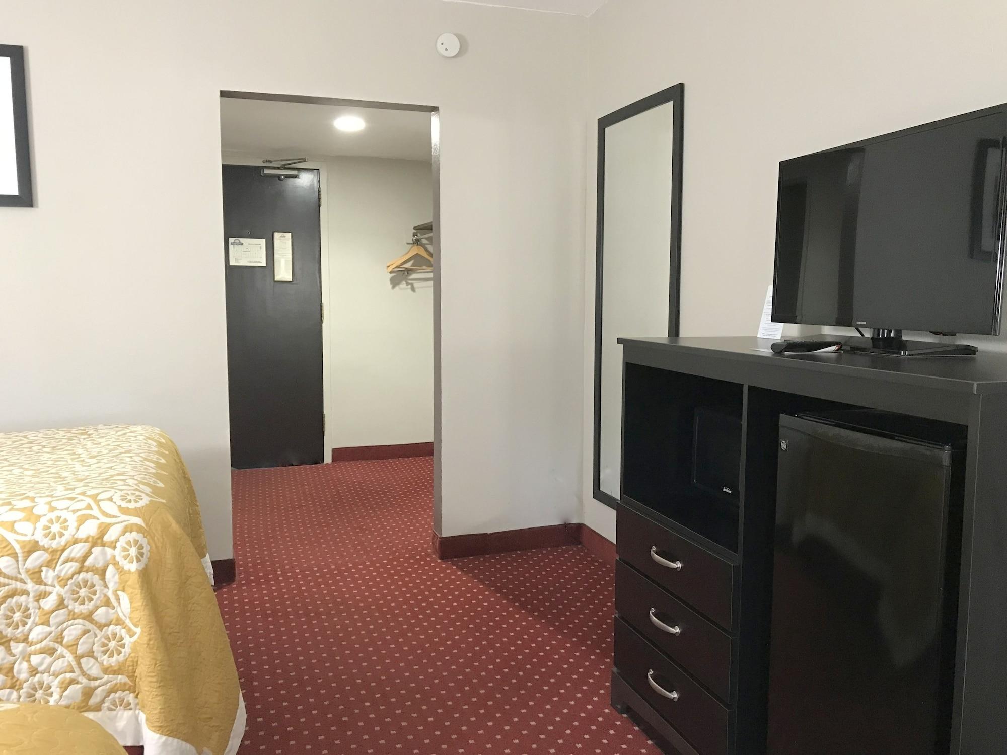 Days Inn By Wyndham Livonia Canton Detroit Buitenkant foto