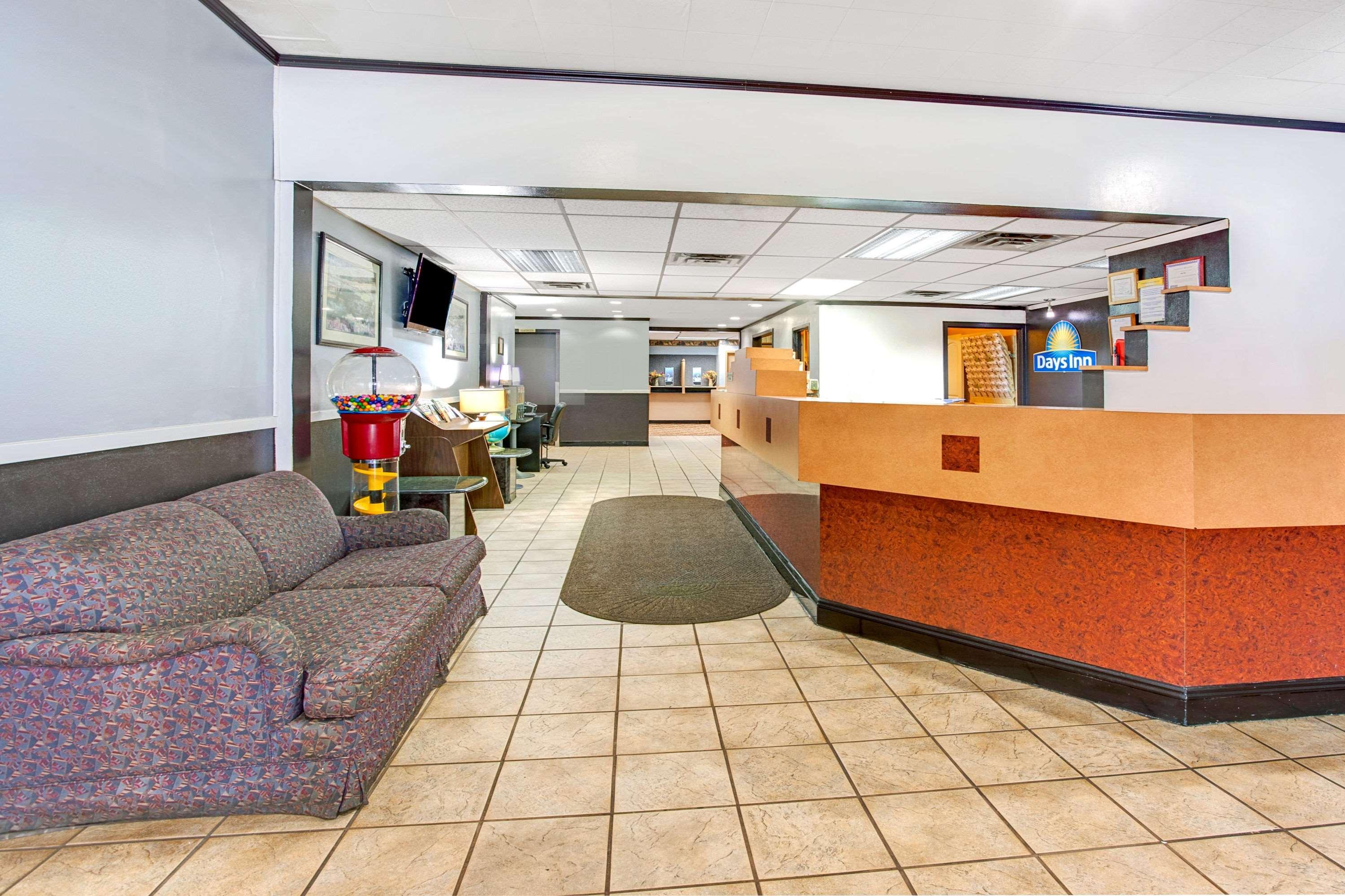 Days Inn By Wyndham Livonia Canton Detroit Buitenkant foto