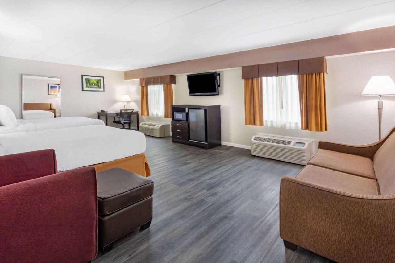 Days Inn By Wyndham Livonia Canton Detroit Buitenkant foto