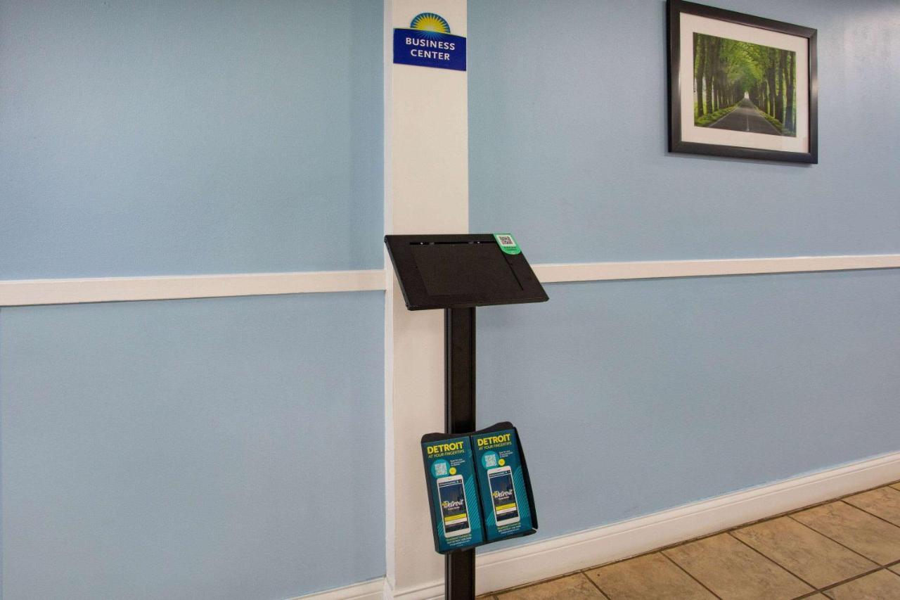 Days Inn By Wyndham Livonia Canton Detroit Buitenkant foto