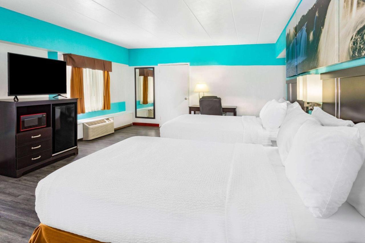Days Inn By Wyndham Livonia Canton Detroit Buitenkant foto
