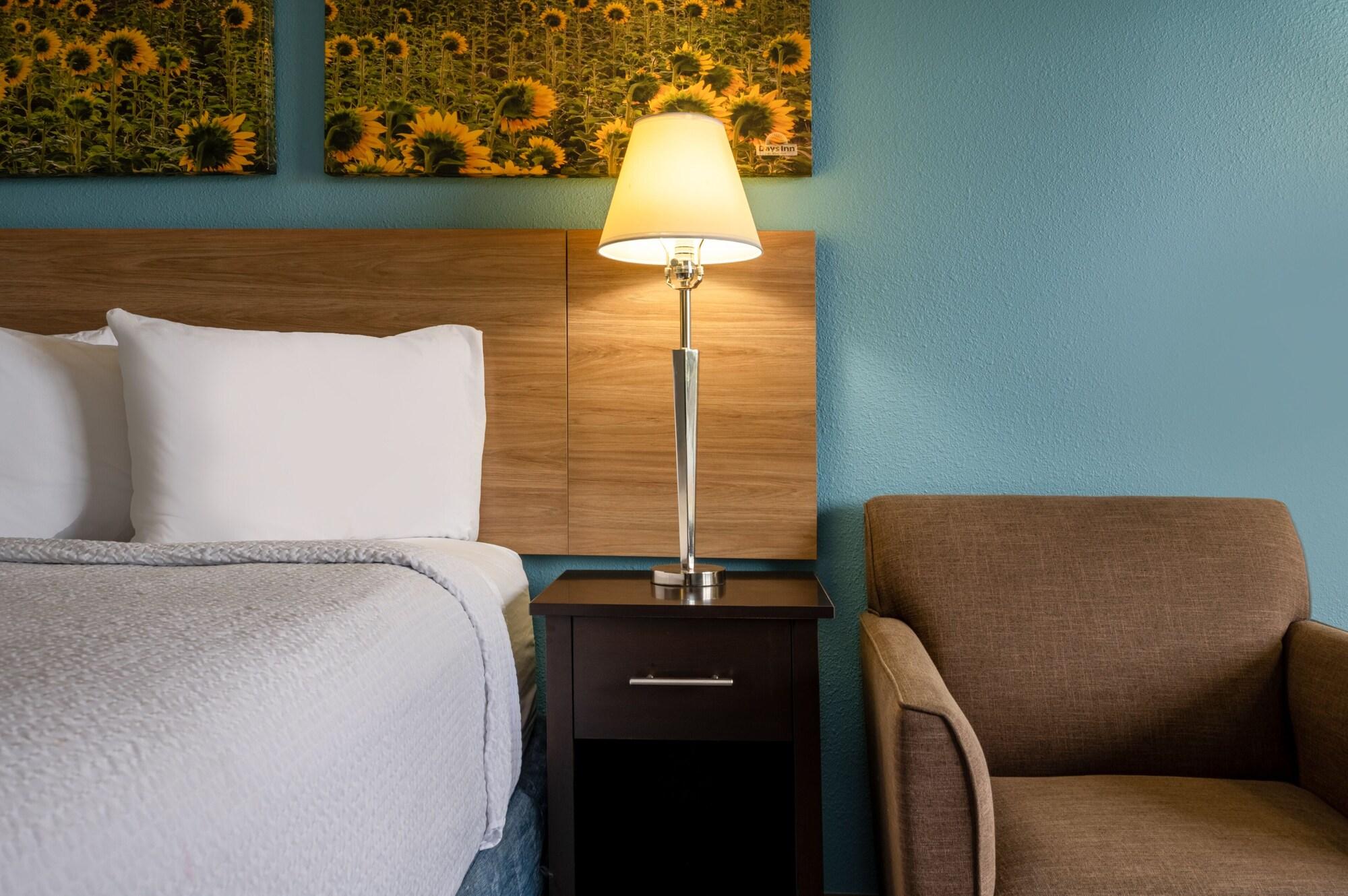 Days Inn By Wyndham Livonia Canton Detroit Buitenkant foto